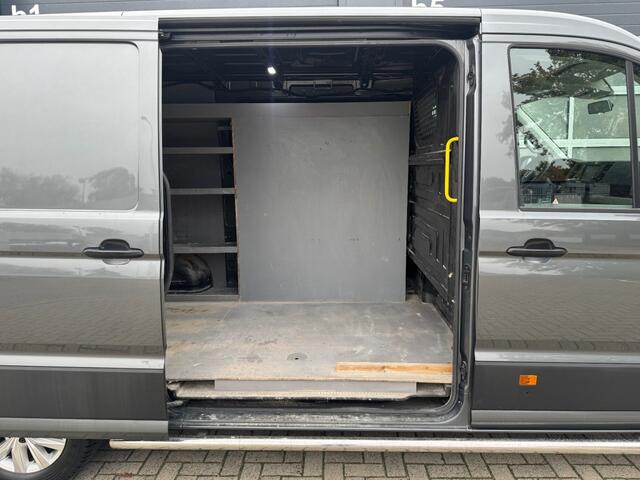 Volkswagen CRAFTER 2.0 TDI 177PK DSG L3H2 / Dubbele schufideur / Navi / Trekhaak 3000KG / Ergo Comfortstoelen