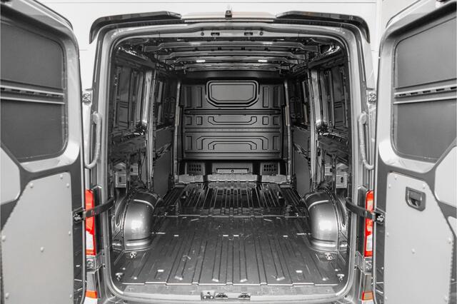 Volkswagen CRAFTER 35 2.0 TDI L3H2 Black Pack Vol+ ACC Dubbel Schuifdeur BPM Vrij Facelift LED