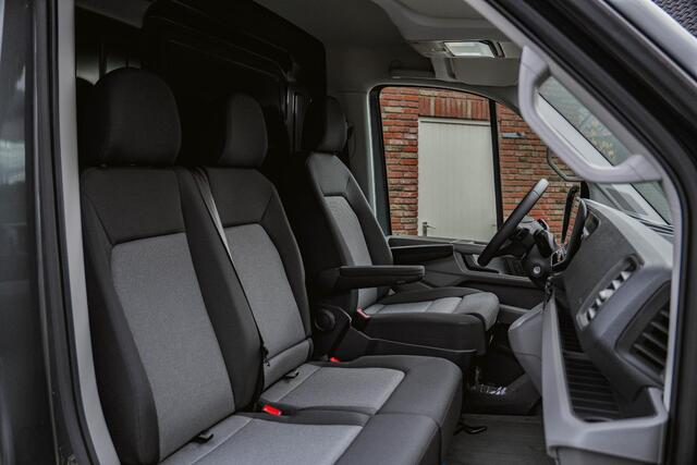 Volkswagen CRAFTER 2.0 TDI 140 pk Aut. L3H2 BPM Vrij Nwe Model Volkswagen Crafter 2.0 TDI 140 pk DSG Aut. L3H2 BPM Vrij Nwe Model Navi, Trekhaak met opstap, LED Koplampen, Camera, PDC V+A, 3-Zits