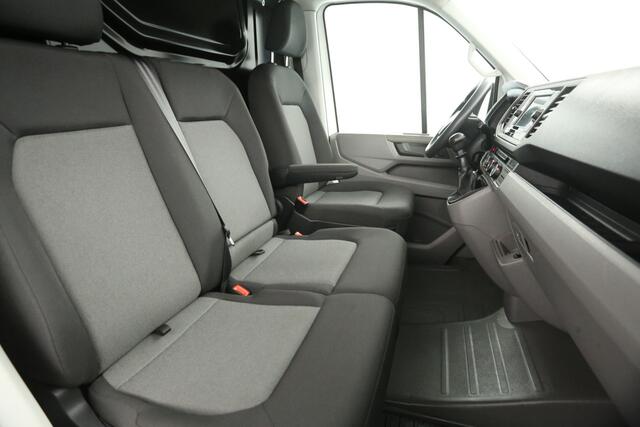 Volkswagen CRAFTER 30 2.0 TDI L3H3 | 140PK | MARGE | 3000kg Trekgew. | Airco | Camera | Carplay | Cruise | 3-Zits