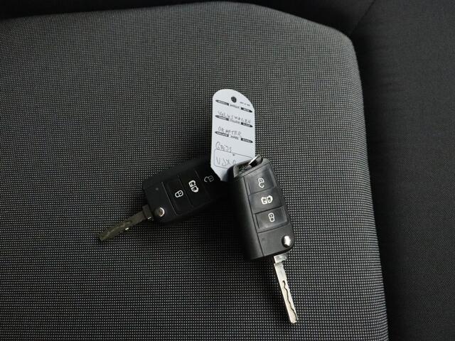 Volkswagen CRAFTER 2.0TDI 140PK L3H3 Highline | Navigatie | Camera | Airco | Cruise | Betimmering