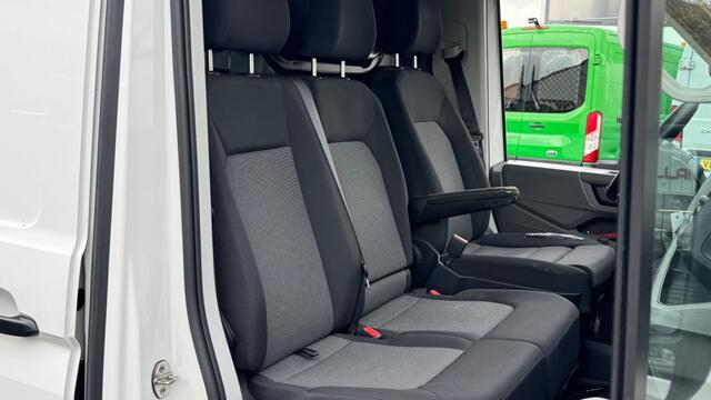 Volkswagen CRAFTER 2.0 TDI 75KW 102PK EURO 6 L2H3 EURO 6 AIRCO/ NAVIGATIE/ CAMERA/ CRUISE CONTROL/ 100% DEALERONDERHOUDEN