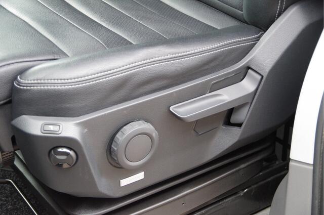 Volkswagen CRAFTER 35 2.0 TDI L3H2 177PK AUT. LED, TREKHAAK, LEDER, ADAPT. CRUISE, CAMERA, STUUR VERWARMING, VOORRUIT VERWARMING, GLASSLOOK, NL AUTO, NAP