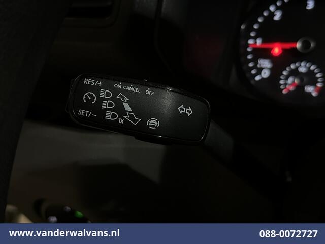 Volkswagen CRAFTER 2.0 TDI 141pk L3H3 L2H2 Euro6 Airco | Camera | Apple Carplay | Android Auto | Cruisecontrol Massagestoel, Chauffeursstoel