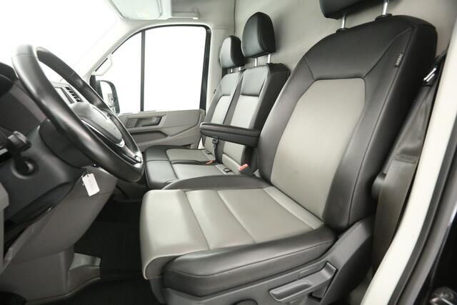 Volkswagen CRAFTER 2.0 TDI L3H3 | 177PK | 3500kg | Trekh | Aut. | Airco | 3-Zits | Cruise | Camera | Stoel/Stuurverw. | Carplay | Parkeersens.