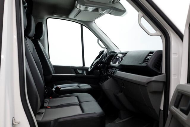 Volkswagen CRAFTER 35 2.0 TDI 177pk RWD L3H3 (L2H2) Airco/Navi/Camera Trekhaak 3500kg 09-2021