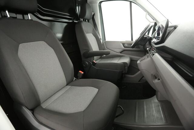 Volkswagen CRAFTER 2.0 TDI DSG HIGHLINE EXCLUSIVE L3H3 | FACELIFT MODEL | BPM VRIJ | NIEUW | 3000KG TREKHAAK | VIRTUAL | CAMERA | ADAPTIVE CRUISE | LED | 140PK | CARPLAY | 17"LMV