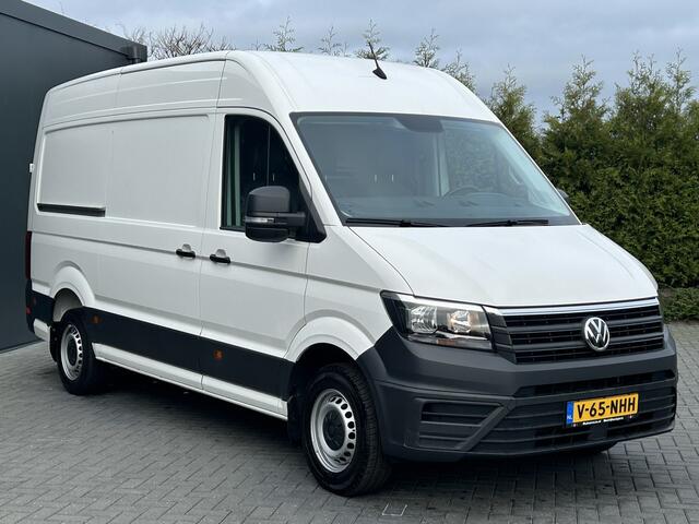 Volkswagen CRAFTER 2.0 TDI 141 PK / DSG AUTOMAAT / L3H3 / 3 TONS TREKHAAK / AIRCO / CRUISE / CAMERA / 3-ZITS