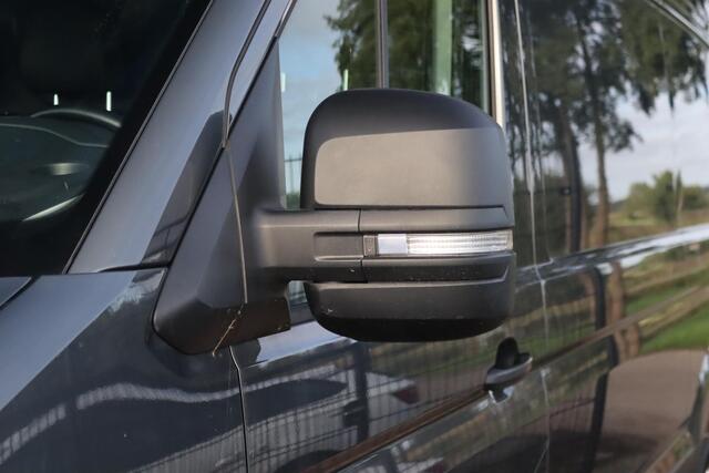 Volkswagen CRAFTER 35 2.0 TDI 177PK L3H3 Highline Bi Led, Navigatie, Apple CarPlay, Massage stoelen