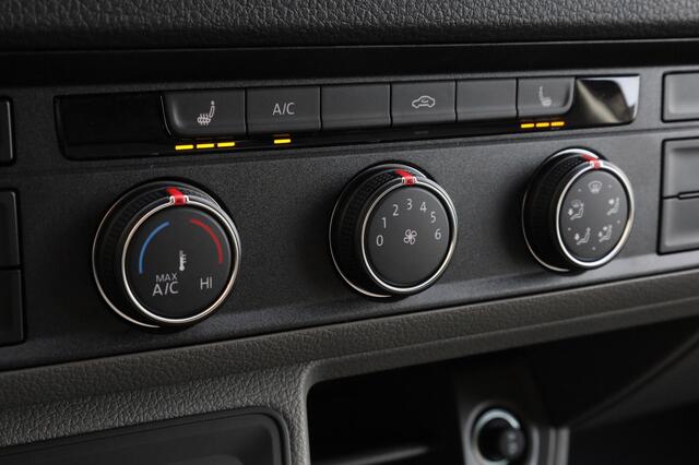 Volkswagen CRAFTER 140PK Exclusive L3H3 GVW 3.5T BPM vrij | Trekhaak | Adaptive Cruise Control | Climatic | Navigatie | Park Assist | Apple CarPlay / Android auto | DAB | 17 inch lichtmetalen velgen