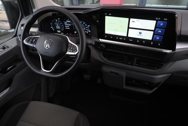Volkswagen E-Transporter 32 L2H1 Bulli 64 kWh 286PK / 210kW, Achteruitrijcamera (Area View), LED Matrix IQ.Light, verwarmbare voorstoelen, Apple Carplay & Android Auto, achteruitrijcamera, adaptive cruise control met Stop & Go, navigatie, dynamische grootlichtassistent, volledig