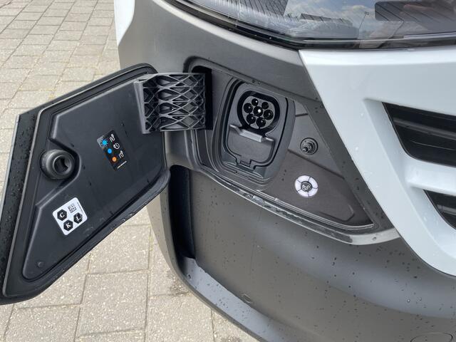 Volkswagen E-Transporter L2 64 kWh 218pk | Trekhaak | Assistentiepakket plus