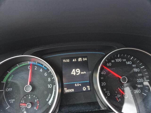 Volkswagen GOLF 1.4 TSI GTE Connected Series dealer onderhouden recent beurt gehad deukje scherm