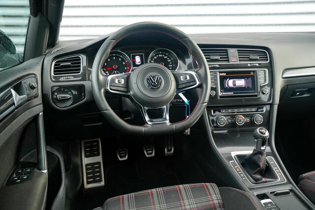 Volkswagen GOLF 2.0 TSI GTI Navi Xenon Cruise Clima Stoelverw. PDC 17''LM