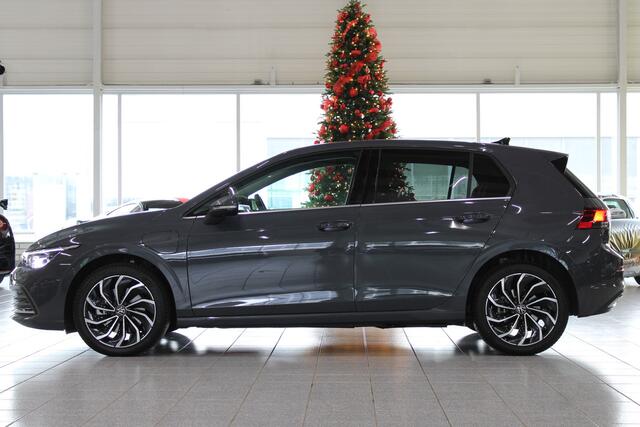 Volkswagen GOLF 1.4 eHybrid Pano|Carplay|Camera