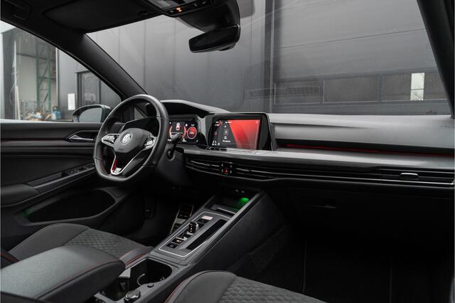 Volkswagen GOLF GTI Clubsport | 300PK | Pano | Keyless | IQ Light | Nardo | Camera | Lane & Side Assis | ACC | DCC | Sound