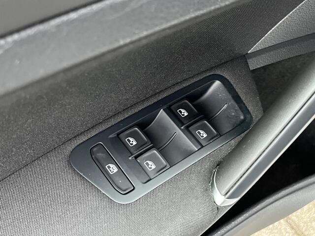 Volkswagen GOLF Variant 1.5 TSI Highline R-Line ECC-Airco Cr.Control Navi+BT PDC V+A 18"LMV Trekhaak