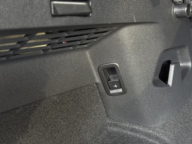 Volkswagen GOLF 1.4 eHybrid Style Trekhaak | elk. stoelen | Camera | dodehoek