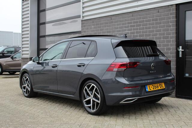 Volkswagen GOLF 1.5 eTSI Style / Carplay / Panoramadak / Stoelverwarming