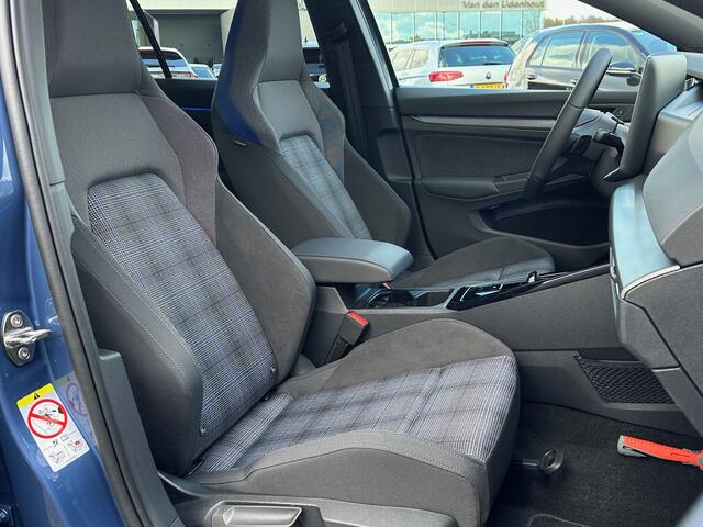 Volkswagen GOLF GTE 1.5 eHybrid 272pk DSG Panoramadak / Demonstratieauto