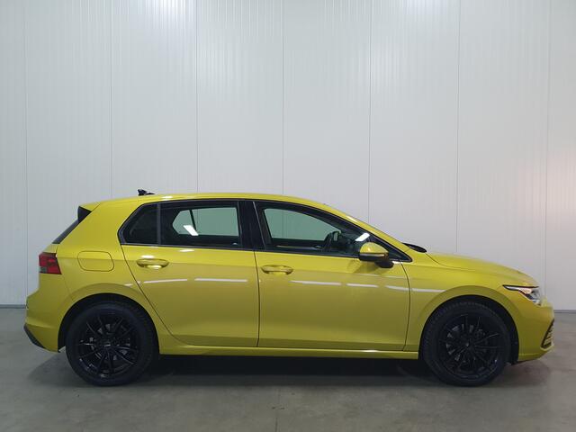 Volkswagen GOLF 1.0 eTSI Life Business CARPLAY/CAMERA/DIG.COCKPIT/LMV