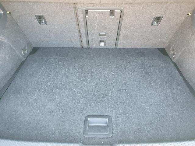 Volkswagen GOLF 1.0 eTSI Life Business CARPLAY/CAMERA/DIG.COCKPIT/LMV