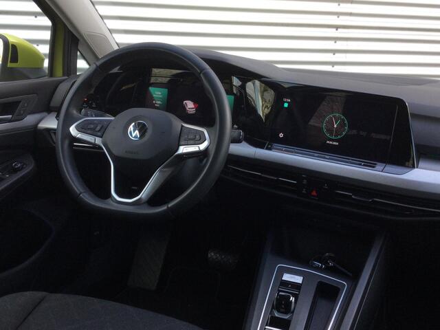 Volkswagen GOLF 1.0 eTSI Life | Navi | PDC | Adpt. Cruise |