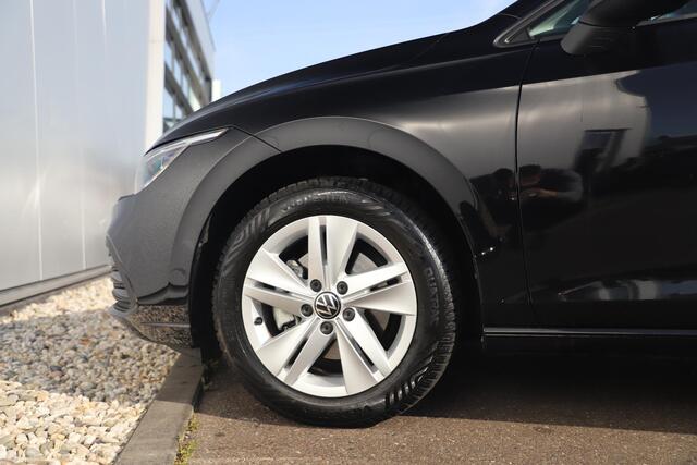 Volkswagen GOLF Variant 1.0 eTSI Life Automaat Virtual Cockpit Navigatie Draadloos Carplay Android Stuur & Stoelverwarming