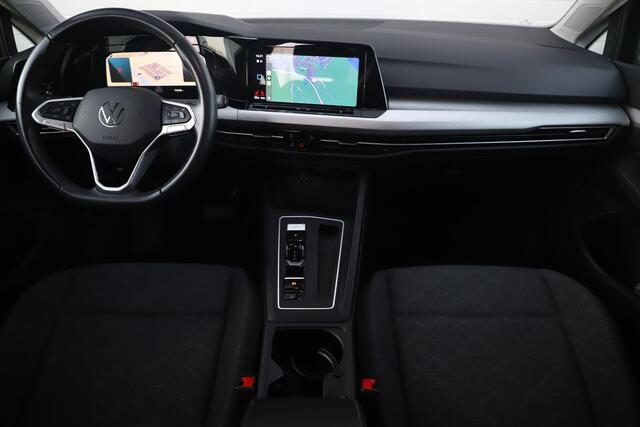 Volkswagen GOLF Variant 1.0 eTSI Life Automaat Virtual Cockpit Navigatie Draadloos Carplay Android Stuur & Stoelverwarming