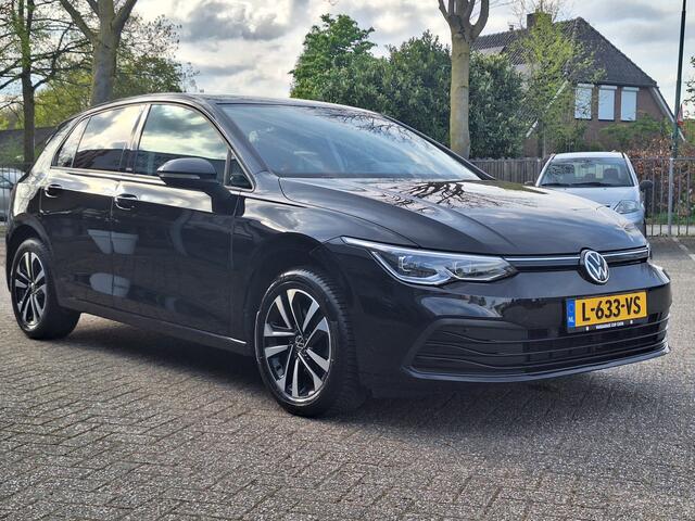Volkswagen GOLF 1.0 eTSI Life Business Hybride / Automaat / Trekhaak / Camera