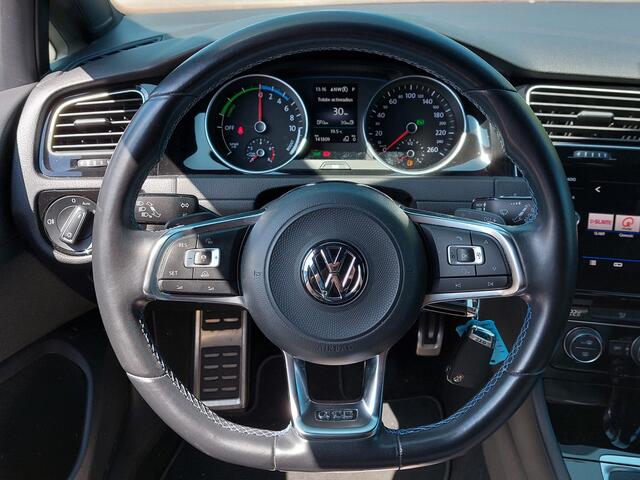 Volkswagen GOLF 1.4 TSI PHEV GTE Executive | Navi | Clima | Adap.Cruise | Led Koplampen | Bluetooth Carkit+Streaming | Pdc V+A+Camera | Licht+Regensensor | Sfeerverlichting | Privacy Glass | 19''lm |Trekhaak