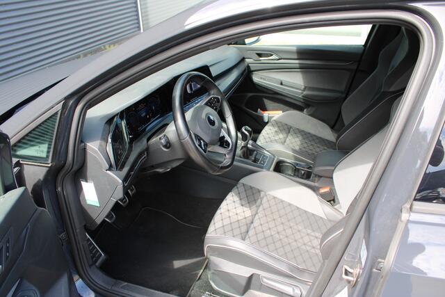 Volkswagen GOLF Variant 1.5 TSI R-Line Full-LED Adap. Cruisecontrole Carplay Afn. trekhaak