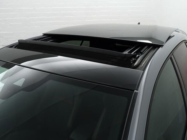 Volkswagen GOLF 2.0 TSI GTI Clubsport Aut- Panoramadak, Harman Kardon, Sfeerverlichting, Stuur/Stoelverwarming, Xenon Led Matrix