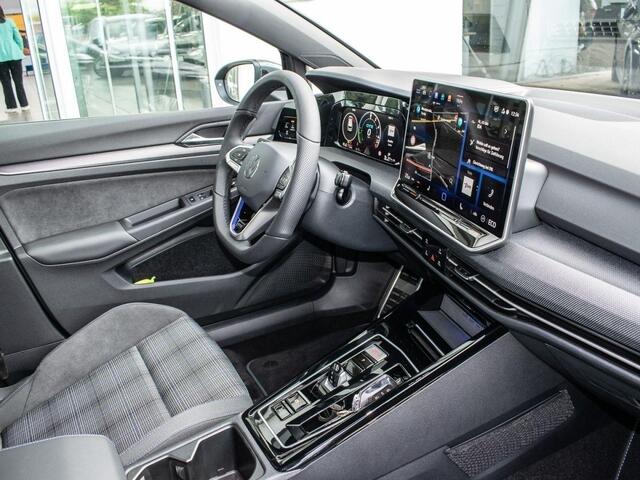 Volkswagen GOLF GTE 272PK Matrix IQ LIGHT 18 Inch Head Up Trekhaak 360° Camera Dynamic Chassis Control