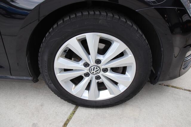 Volkswagen GOLF 1.0 TSI Connected Series Carplay, Camera, ACC, NL auto Lente aanbieding!