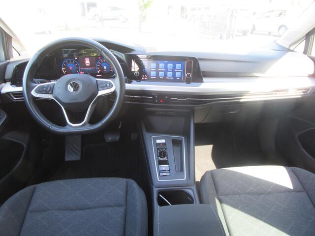 Volkswagen GOLF Variant 1.0 eTSI DSG Life, Navigatie, Camera, Standverwarming