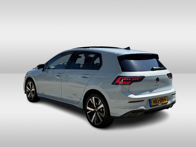 Volkswagen GOLF 1.5 eHybrid GTE / Panoramadak / IQ.Light / Dodehoeksensoren / Black Style / 18'' LMV