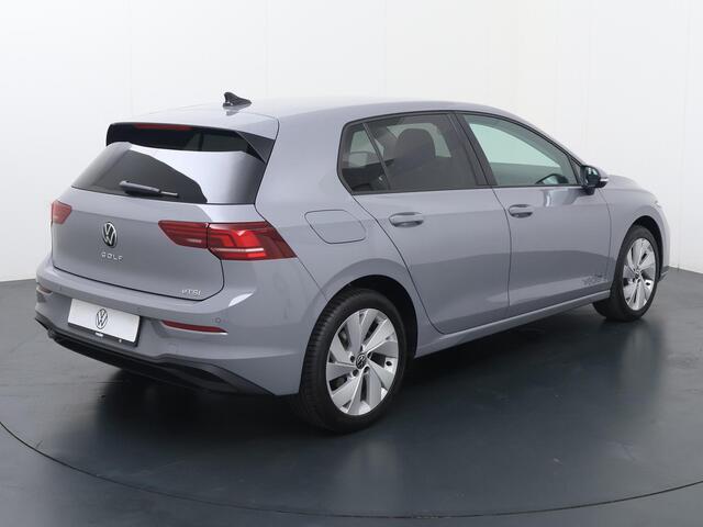 Volkswagen GOLF 1.5 eTSI 85kW/116pk DSG Life Edition | Navigatiesysteem | LED verlichting | Achteruitrijcamera | Parkeersensoren voor & achter |