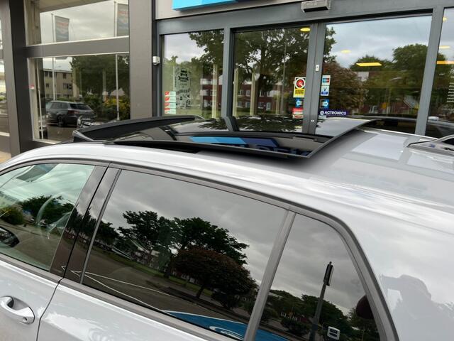 Volkswagen GOLF 1.5 eTSI 150 pk DSG R-LINE Panoramadak IQ LIGHT Achteruitri