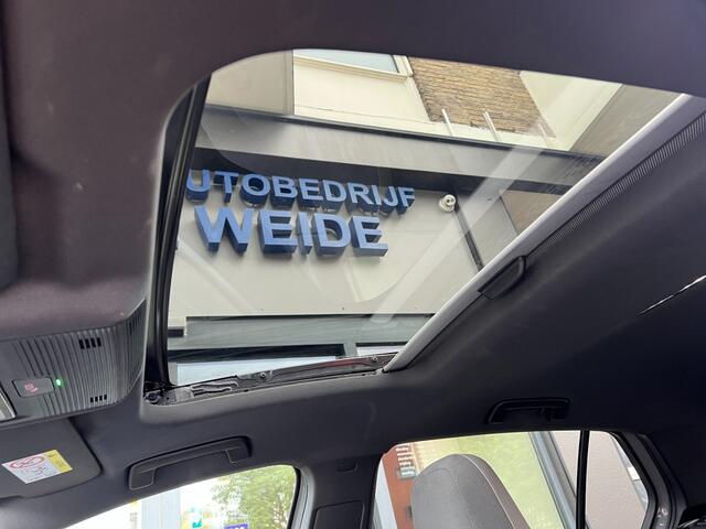 Volkswagen GOLF 1.5 eTSI 150 pk DSG R-LINE Panoramadak IQ LIGHT Achteruitri