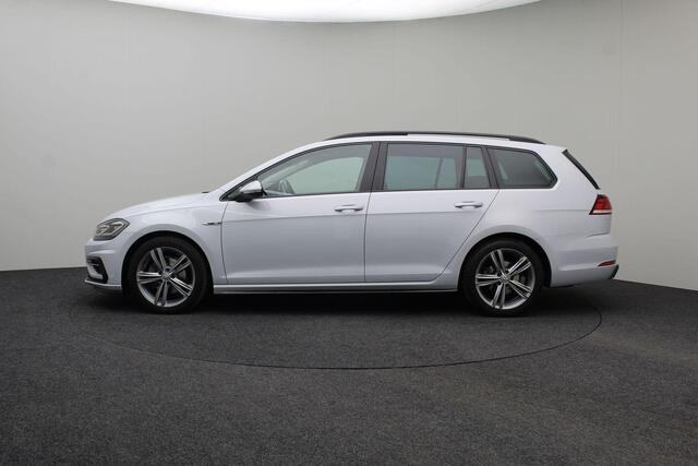 Volkswagen GOLF Variant 1.5 TSI Highline Business R-Line 2018 Panoramadak | Carplay | Virtual dashboard | DSG | Navigatie | Xenon LED | Massagestoel | Alcantara | Bluetooth | PDC | Stoelverwarming | Dealeronderhouden