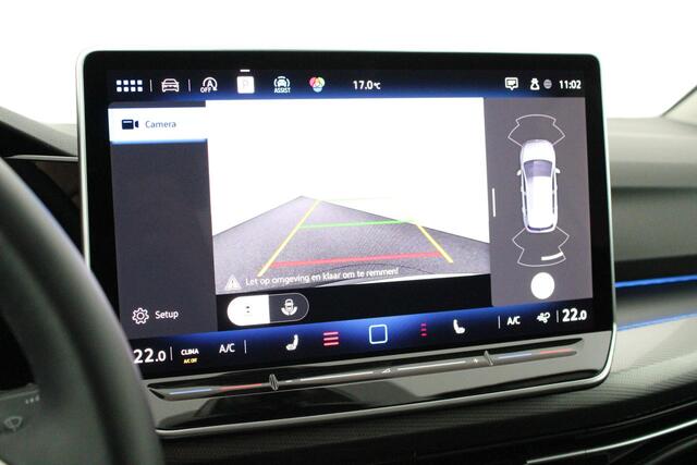 Volkswagen GOLF 8.5 1.5 eTSI 150pk DSG Style Camera Stoelverwarming Massage Keyless Navigatie