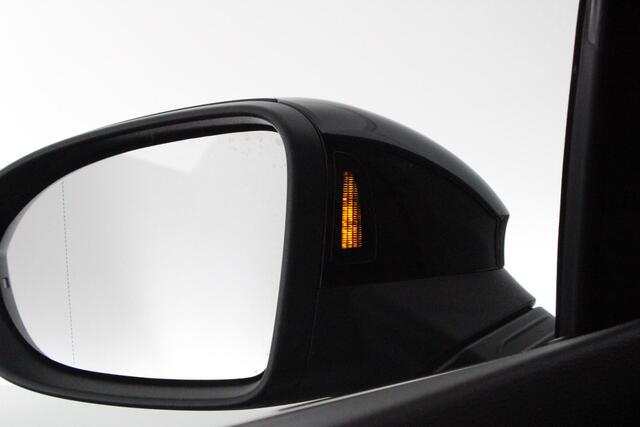 Volkswagen GOLF 8.5 1.5 eTSI 150pk DSG Style Camera Stoelverwarming Massage Keyless Navigatie