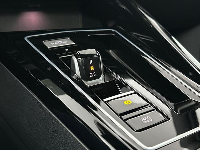 Volkswagen GOLF variant R-Line-Edition 1.5 eTSI 85 kW / 116 pk Variant 7 v Volkswagen Golf Variant R-Line-Edition 1.5 eTSI 85 kW / 116 pk Variant 7 v