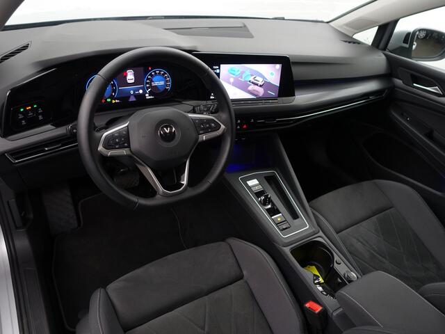 Volkswagen GOLF 1.5 eTSI R Line Aut- NAP 10dkm, Panoramadak, Sfeerverlichting, Camera, Ergo Active, Stoelmassage