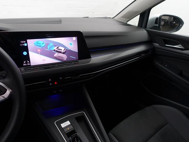 Volkswagen GOLF 1.5 eTSI R Line Aut- NAP 10dkm, Panoramadak, Sfeerverlichting, Camera, Ergo Active, Stoelmassage