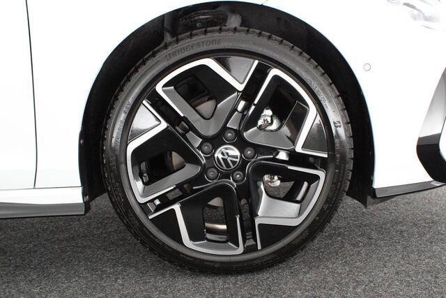 Volkswagen GOLF 8.5 1.5 eTSI 116pk DSG R-Line Edition Camera Keyless Matrix Led Virtual Cockpit Navigatie