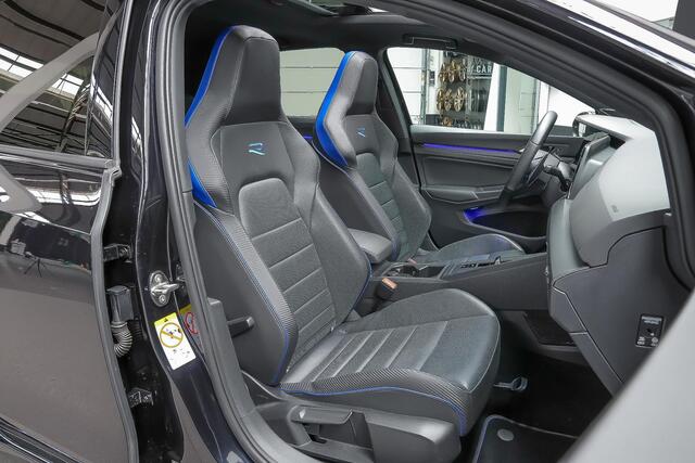 Volkswagen GOLF 2.0 TSI R 4Motion |full options|Akrapovic|performance|HarmanKardon|panoramadak|vol leder|memory|blind spot|