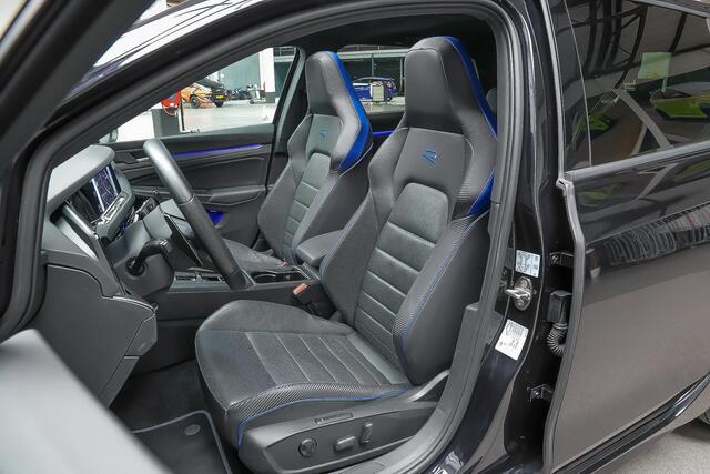 Volkswagen GOLF 2.0 TSI R 4Motion |full options|Akrapovic|performance|HarmanKardon|panoramadak|vol leder|memory|blind spot|