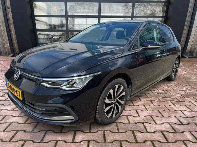 Volkswagen GOLF 1.5 eTSI R-Line Business+ | LED | Trekhaak | All-seasons | ACC | Keyless | Stoelverwarming |